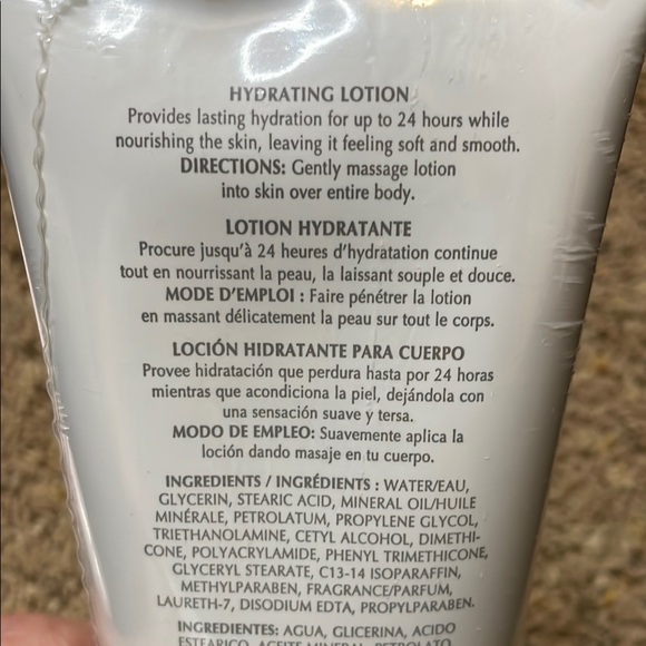 New Mary Kay Hydrating Lotion - Picture 3 of 4